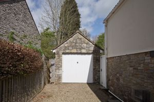 Garage - click for photo gallery